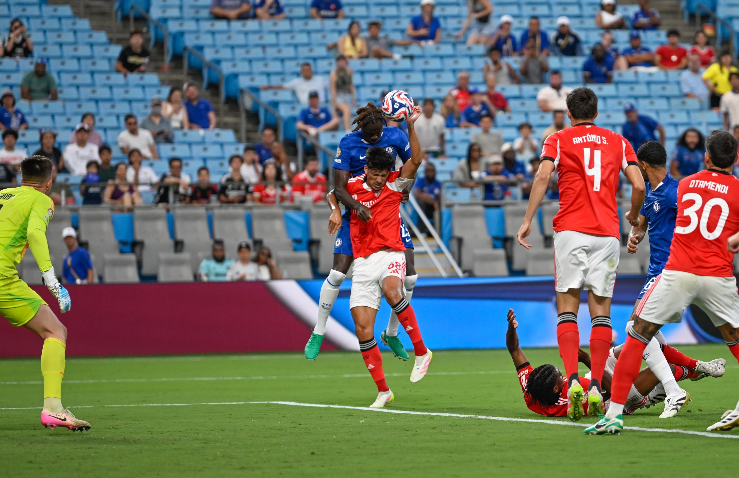 Бенфіка та Челсі побили рекорд - команди зіграли найдовший матч в історії Бенфіка та Челсі побили рекорд - команди зіграли найдовший матч в історії