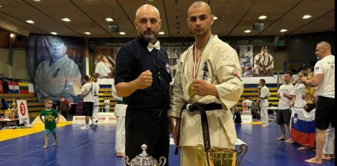 Михайло Драган (праворуч) здобув "золото" на ЧС з карате Михайло Драган (праворуч) здобув "золото" на ЧС з карате