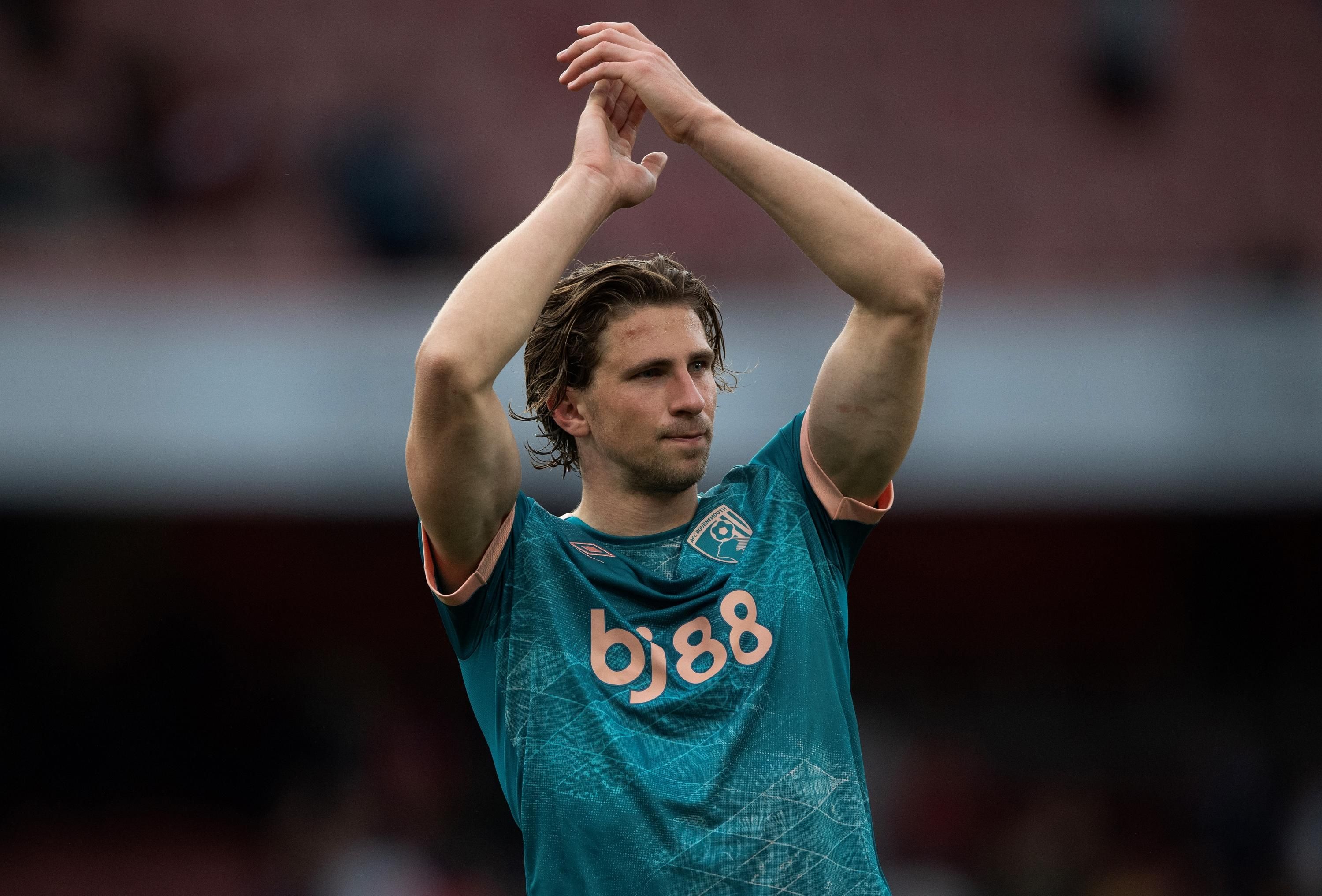 Известно, когда Забарный перейдет в ПСЖ Известно, когда Забарный перейдет в ПСЖ