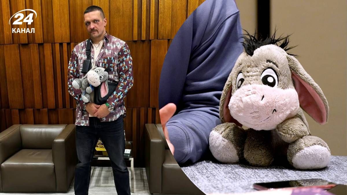 Чому Олександр Усик усюди носить із собою іграшкового віслюка - історія талісману боксера Чому Олександр Усик усюди носить із собою іграшкового віслюка - історія талісману боксера