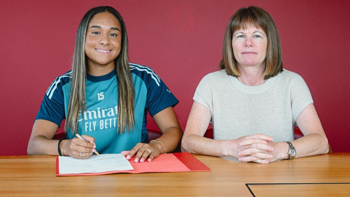 Трансфер Оливии Смит стал рекордным в женском футболе Трансфер Оливии Смит стал рекордным в женском футболе