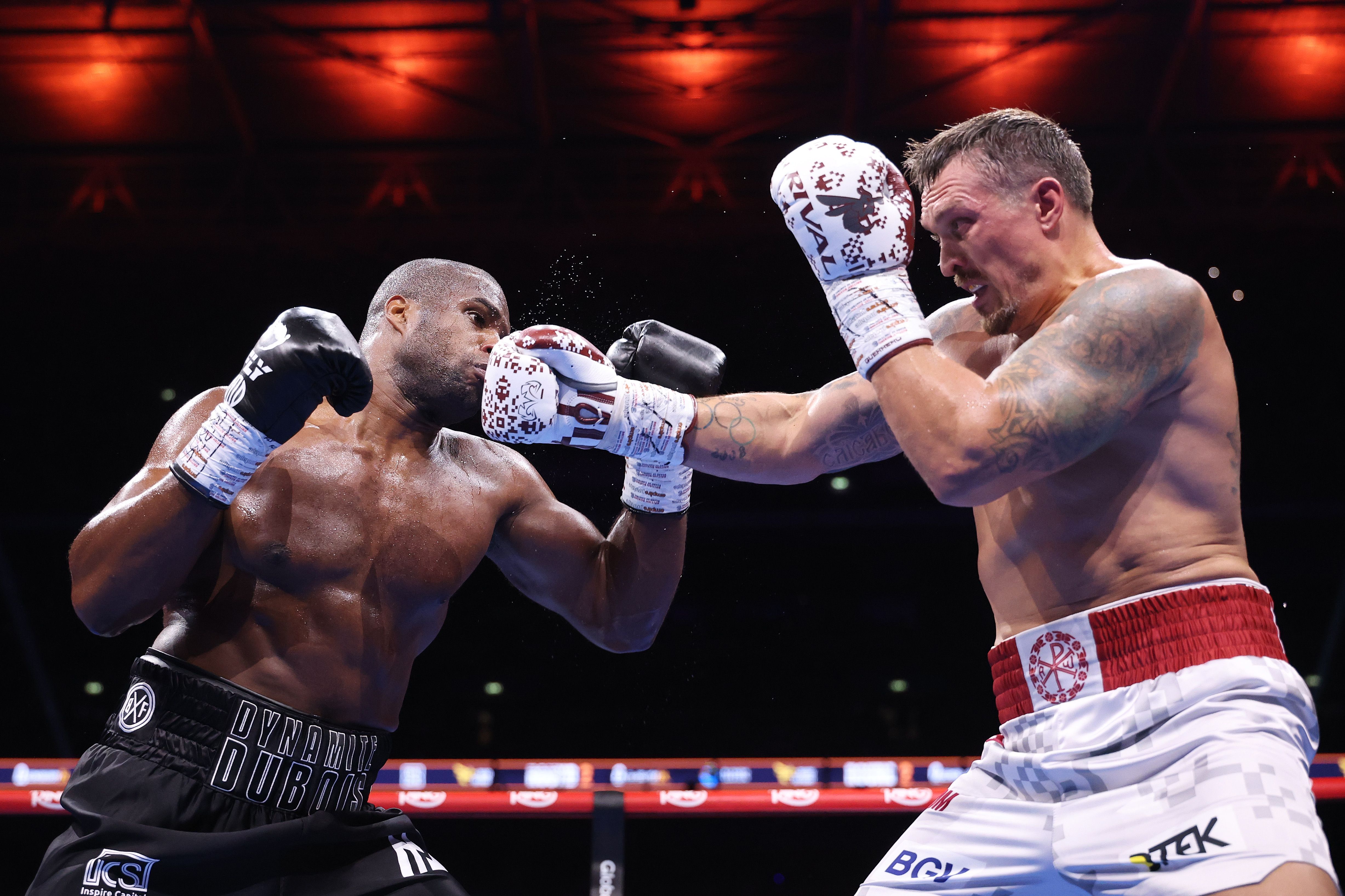 Усик переміг Дюбуа - український боксер вибив капу британцю, дивіться відео Усик переміг Дюбуа - український боксер вибив капу британцю, дивіться відео