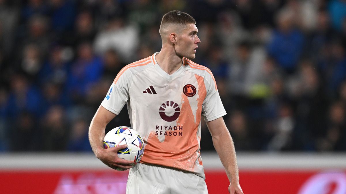 Артем Довбик травмирован - когда форвард вернется к тренировкам