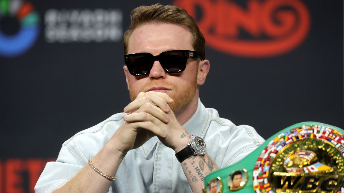 Альварес назвал тройку лучших боксеров современности Альварес назвал тройку лучших боксеров современности