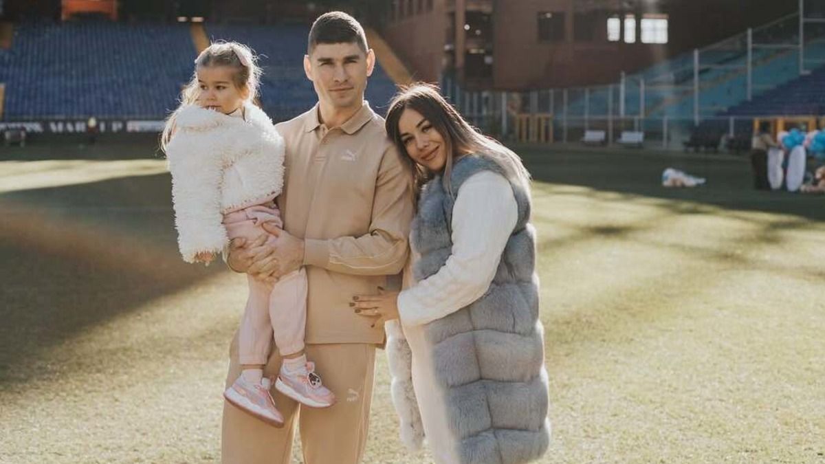 Конфликт Малиновского с россиянами - за что оскорбляли семью футболиста Конфликт Малиновского с россиянами - за что оскорбляли семью футболиста