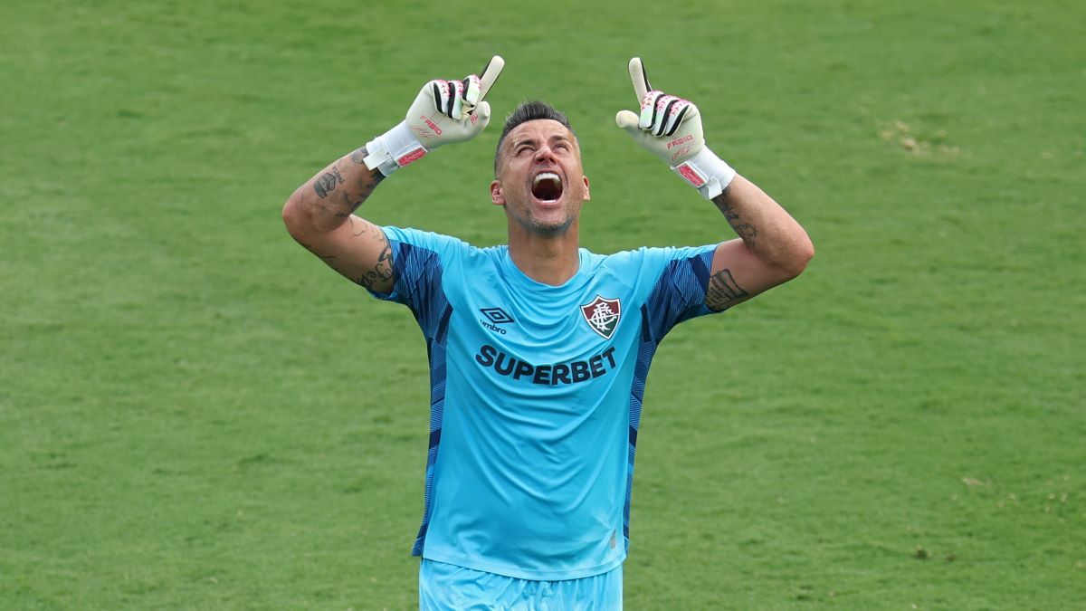 Фабио стал рекордсменом по количеству матчей Фабио стал рекордсменом по количеству матчей