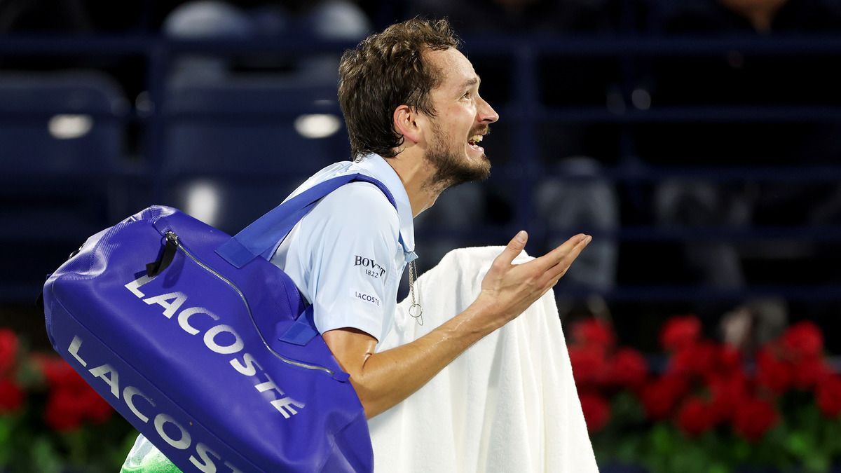 Медведєва оштрафували за скандал на US Open Медведєва оштрафували за скандал на US Open