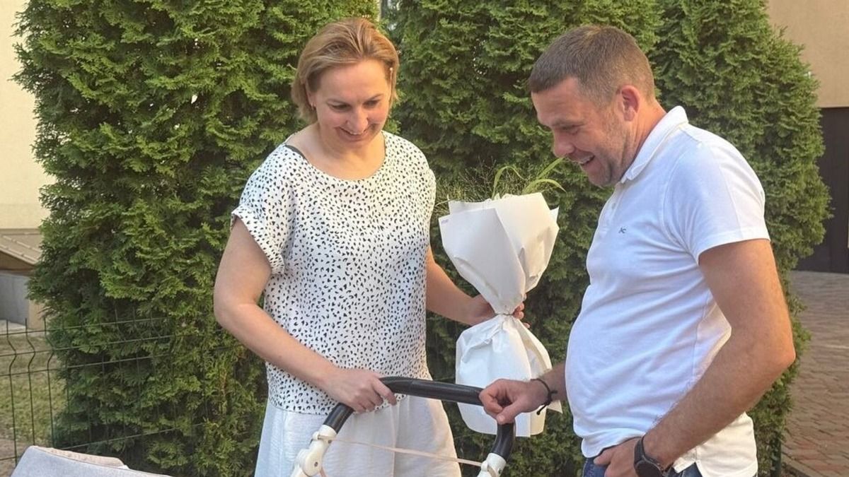 Олена Підгрушна вперше показала свою дитину - фото Олена Підгрушна вперше показала свою дитину - фото
