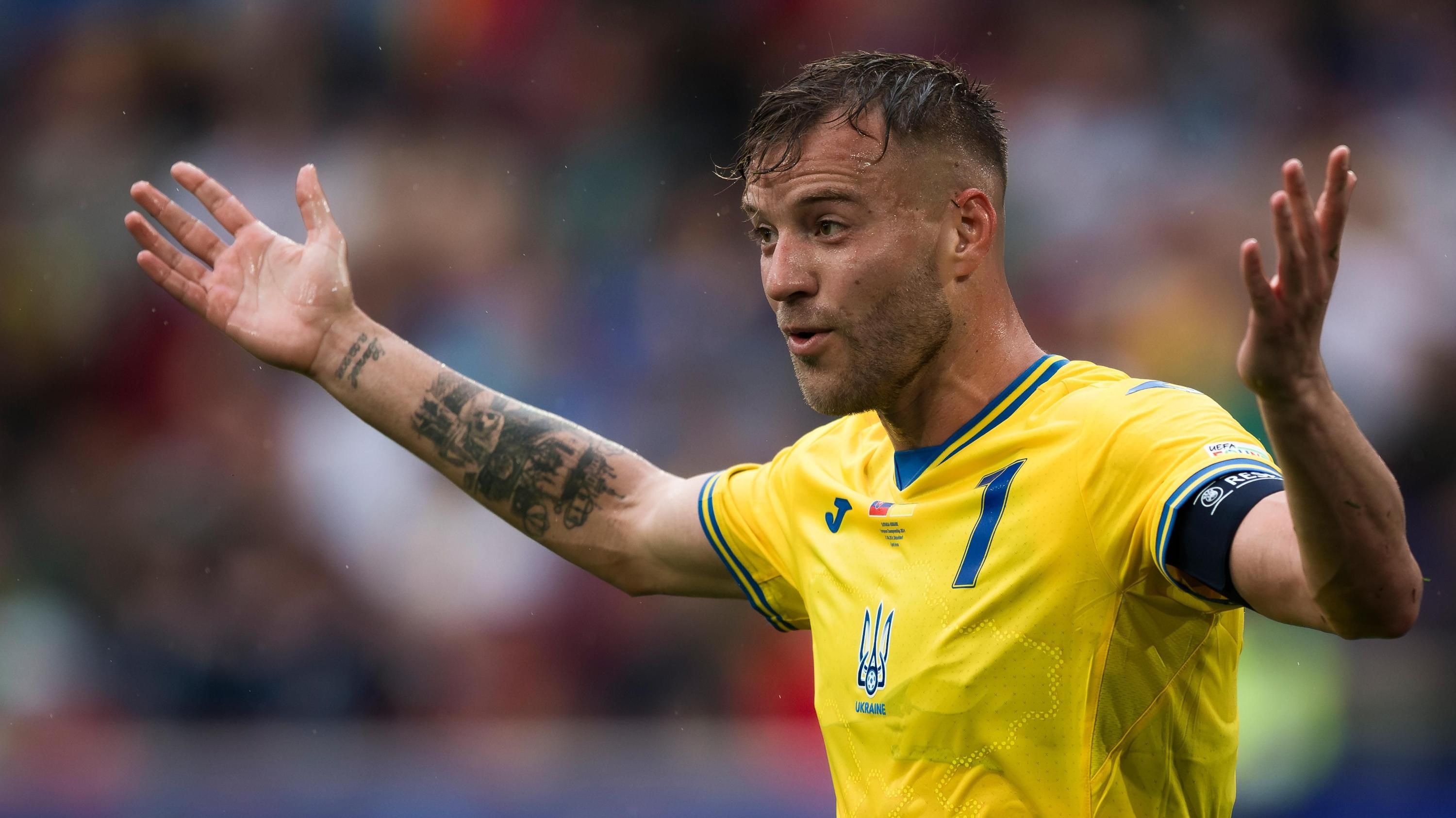 Ребров про відсутність Ярмоленка у збірній України Ребров про відсутність Ярмоленка у збірній України