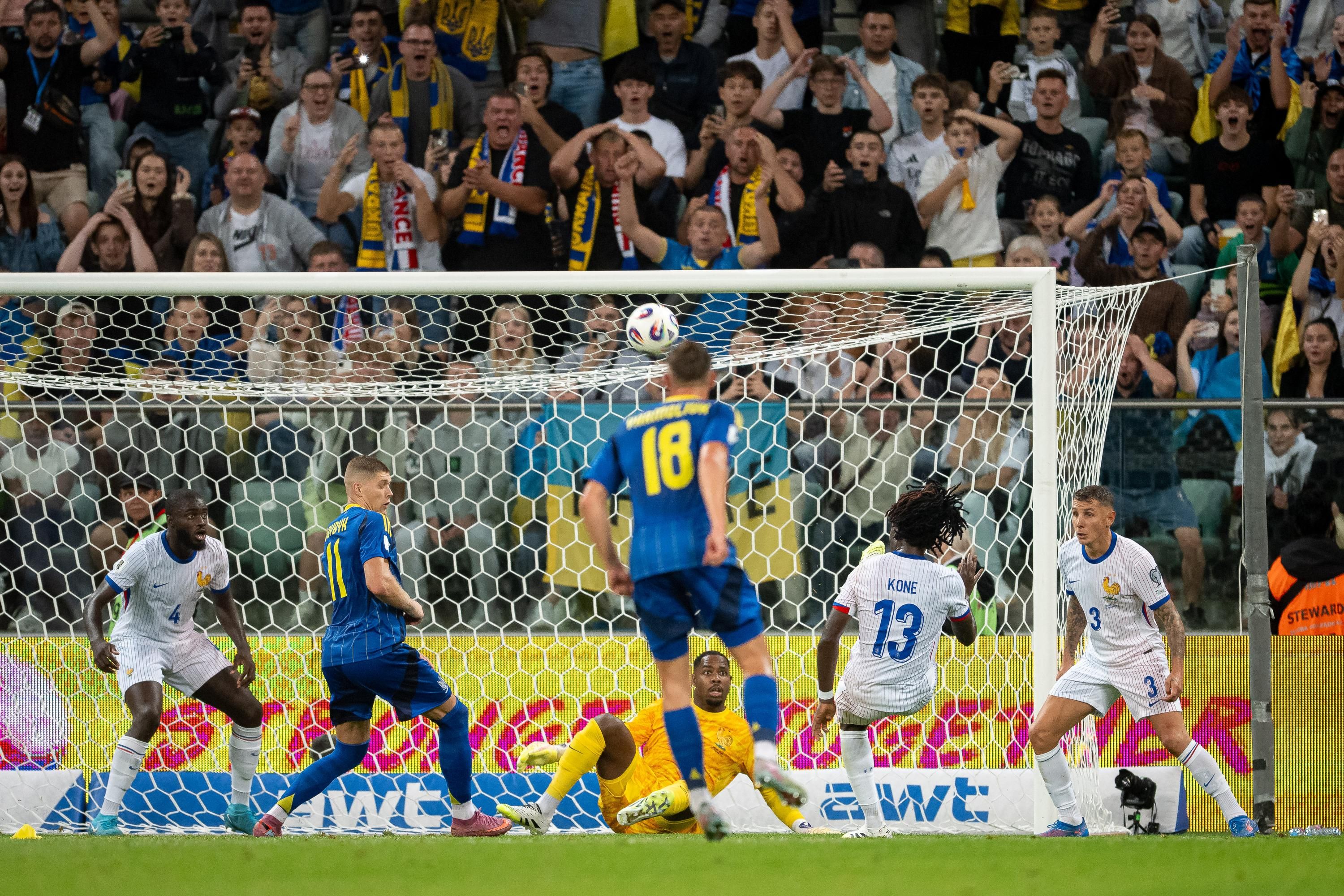 Украина Франция футбол - видео голевого момента Украины завирусилось в соцсети