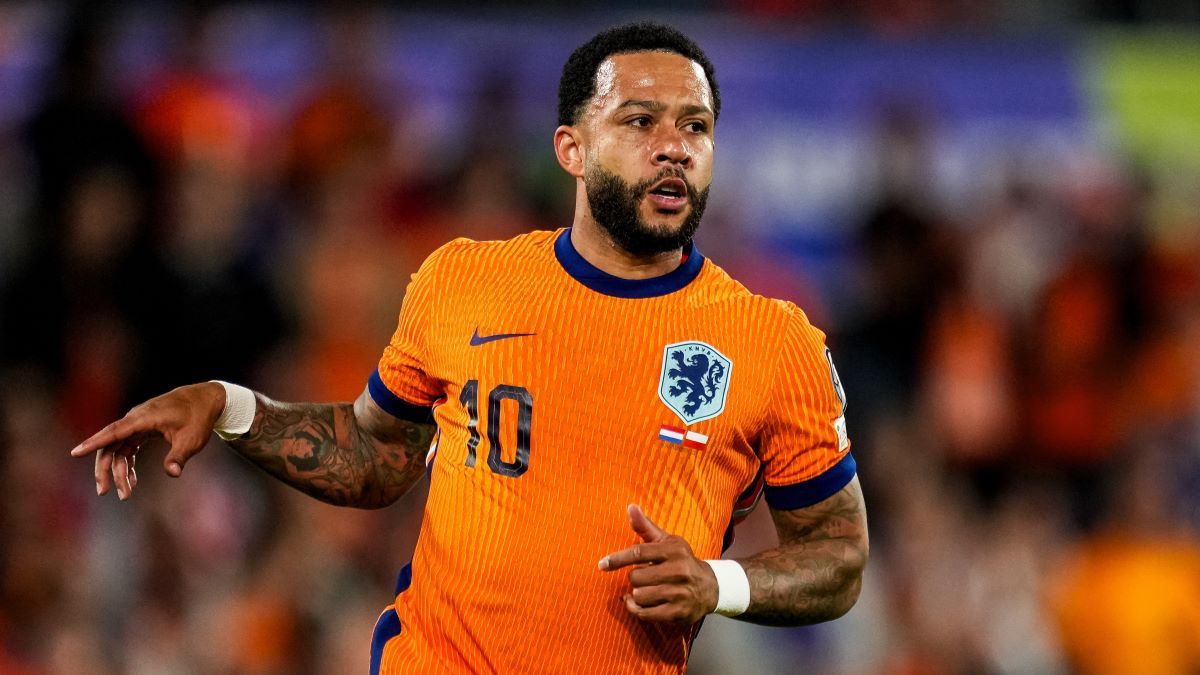 Депай стал лучшим бомбардиром сборной Нидерландов Депай стал лучшим бомбардиром сборной Нидерландов