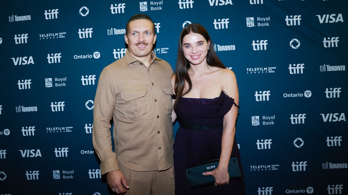 Усик с женой на кинофестивале в Торонто - в каком фильме снялся боксер Усик с женой на кинофестивале в Торонто - в каком фильме снялся боксер