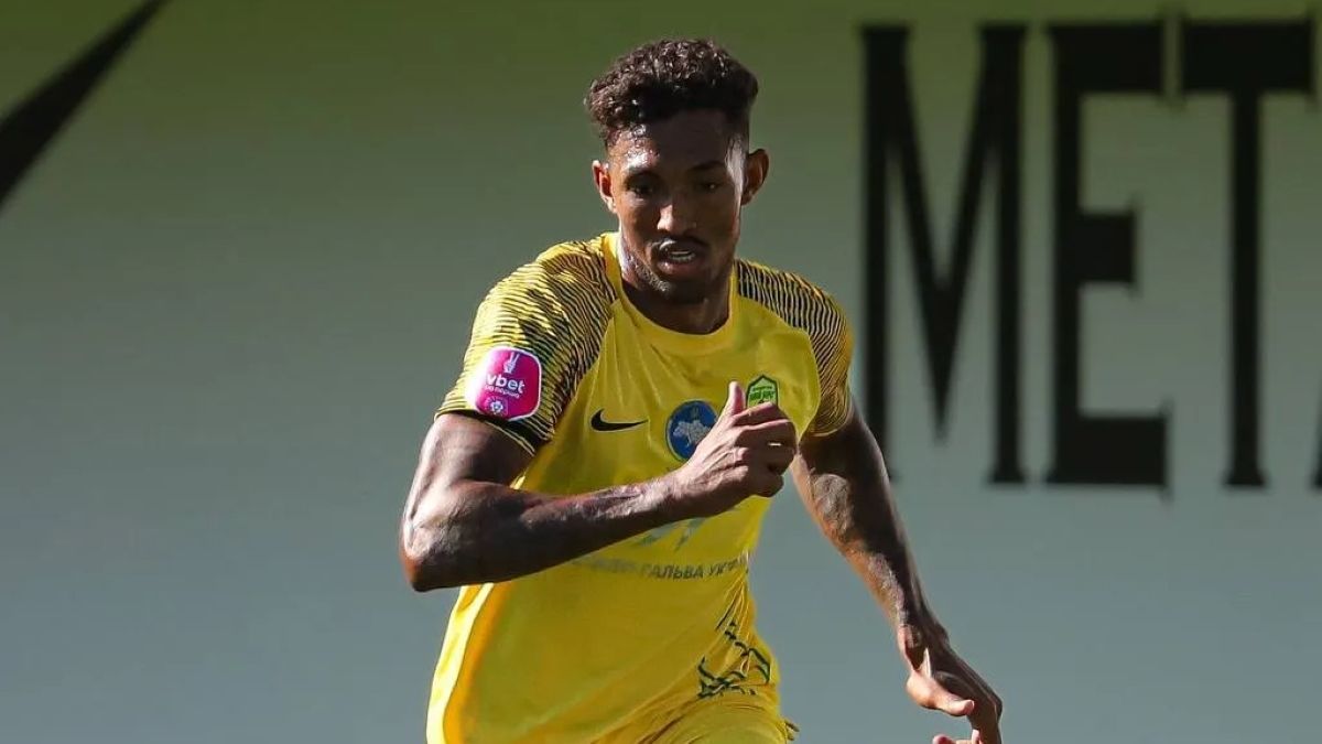 Сіднею порадила мама покинути Україну - відома реакція футболіста Лівого Берега