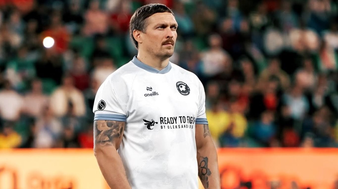 Александра Усика критикуют за игру в футбол Александра Усика критикуют за игру в футбол