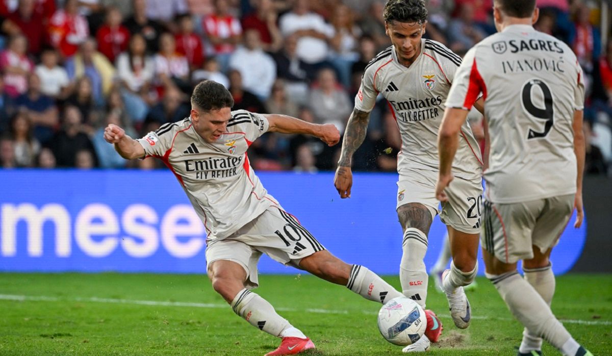 Георгій Судаков забив дебютний гол за Бенфіку 20 вересня 2025 Георгій Судаков забив дебютний гол за Бенфіку 20 вересня 2025