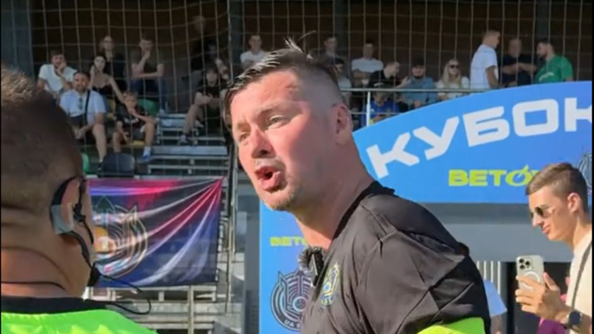 Милевский набросился на судью во время матча медиалиги - видео Милевский набросился на судью во время матча медиалиги - видео