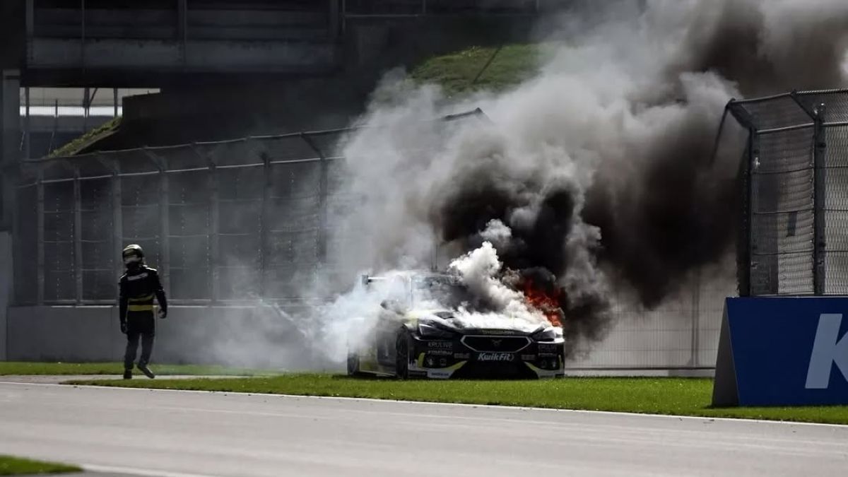Николас Хэмилтон едва не сгорел в авто на гонке в Сильверстоуне - что произошло