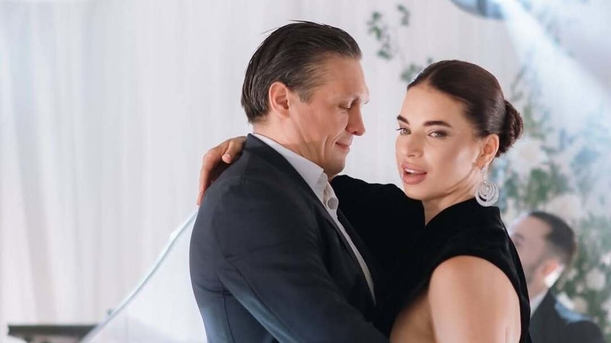 Олександр Усик і Катерина Усик відзначили річницю шлюбу - фото Олександр Усик і Катерина Усик відзначили річницю шлюбу - фото