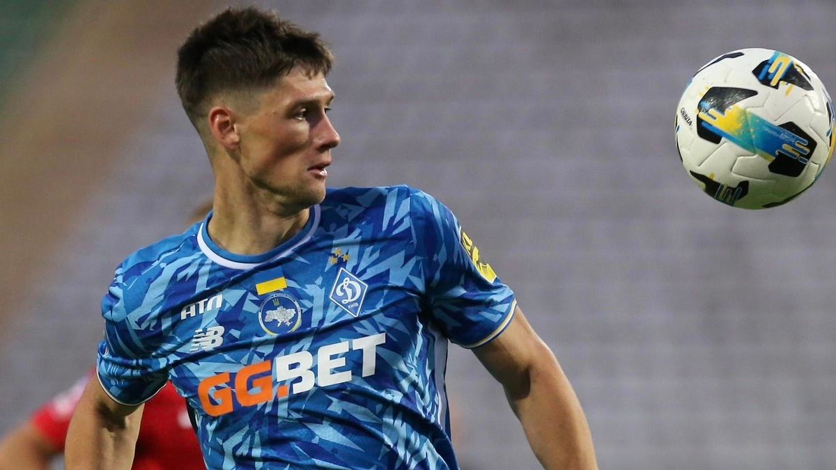 Скандал з Бленуце - як у Динамо пояснили трансфер румунського нападника Скандал з Бленуце - як у Динамо пояснили трансфер румунського нападника