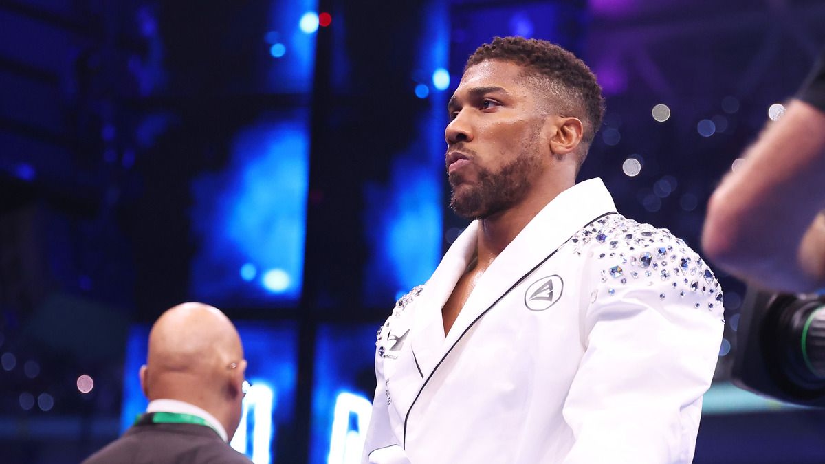 Джошуа может провести бой с российским боксером Махмудовым Джошуа может провести бой с российским боксером Махмудовым