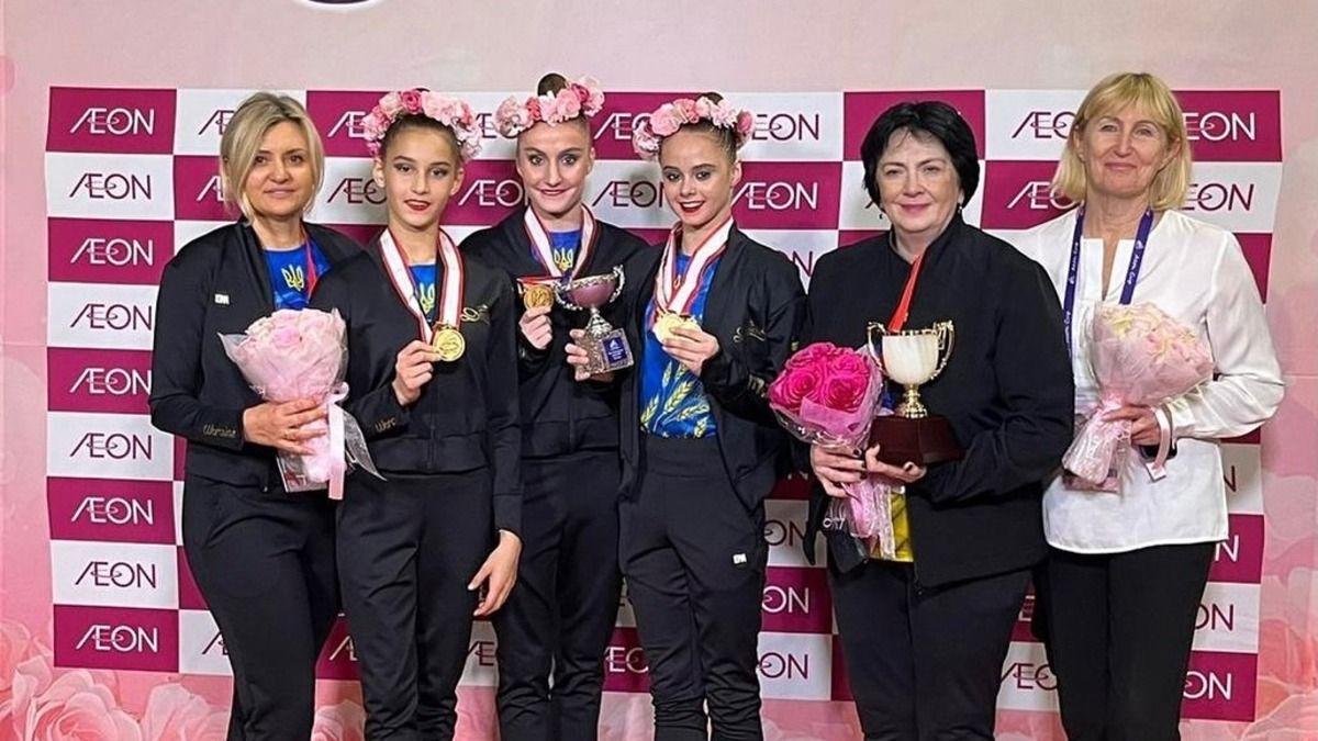 Украинские гимнастки из Школы Дерюгиных не пожали руки россиянкам на клубном ЧМ Украинские гимнастки из Школы Дерюгиных не пожали руки россиянкам на клубном ЧМ
