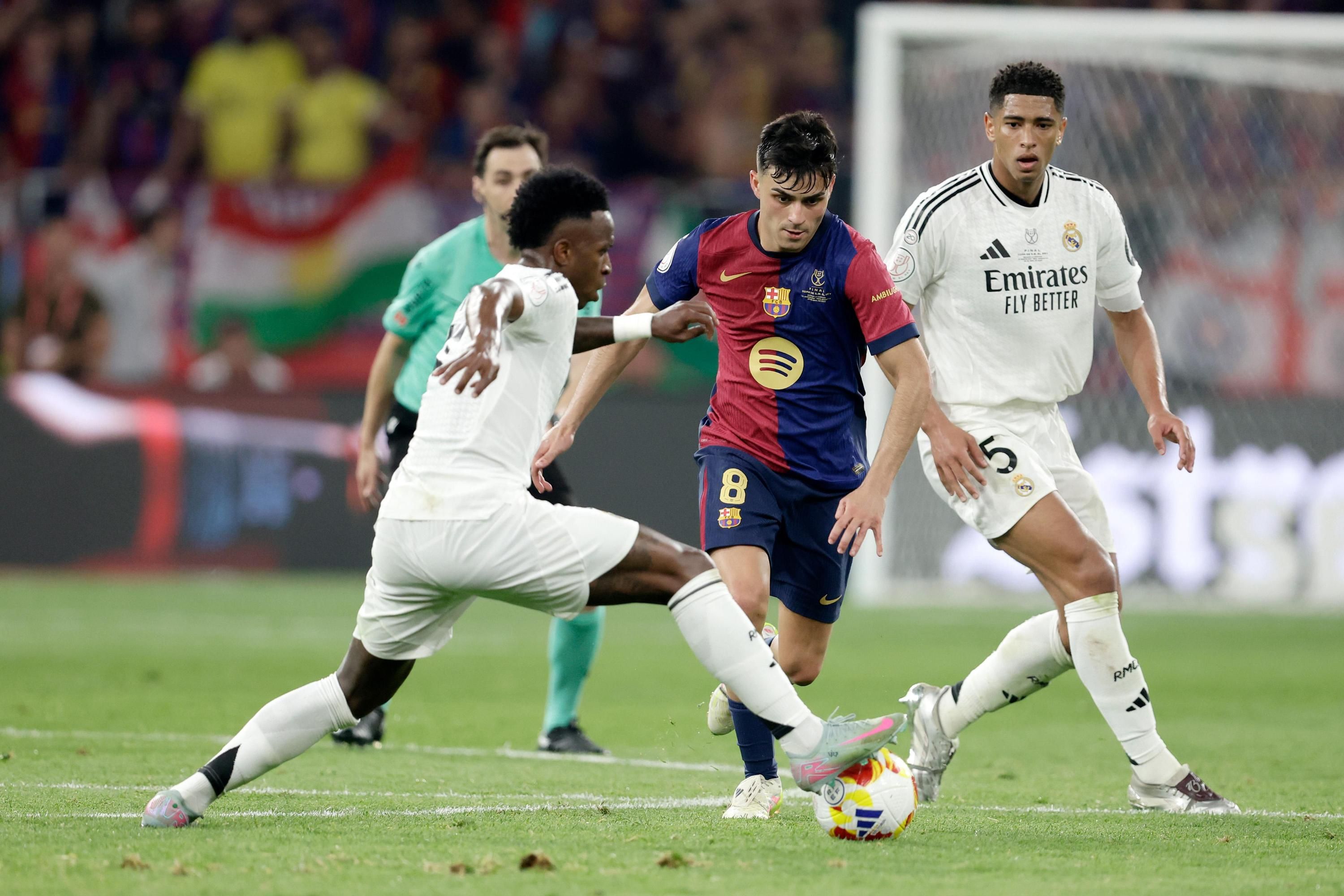 Битва грандов Испании: кто фаворит суперматча между Реалом и Барселоной - Sport News 24 Битва грандов Испании: кто фаворит суперматча между Реалом и Барселоной - Sport News 24