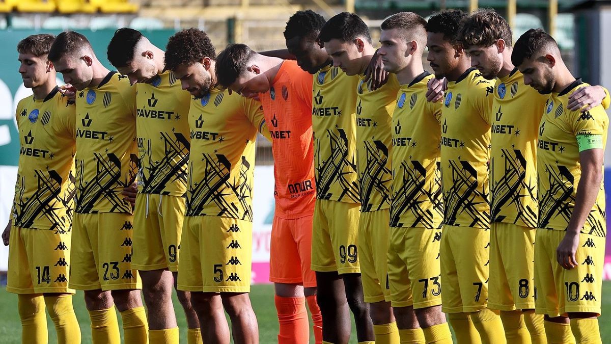 Рух може припинити своє існування