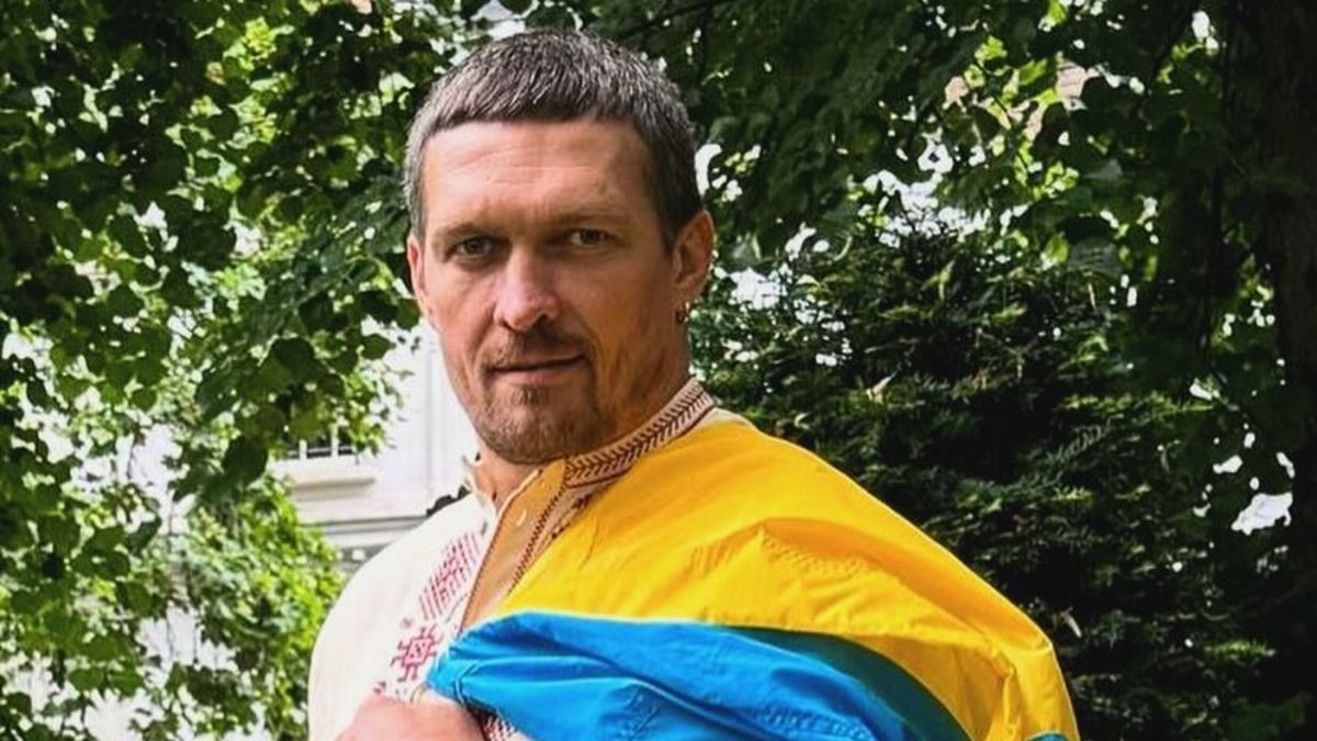 Усик розповів, як вклада гроші в Україні - що побудував боксер