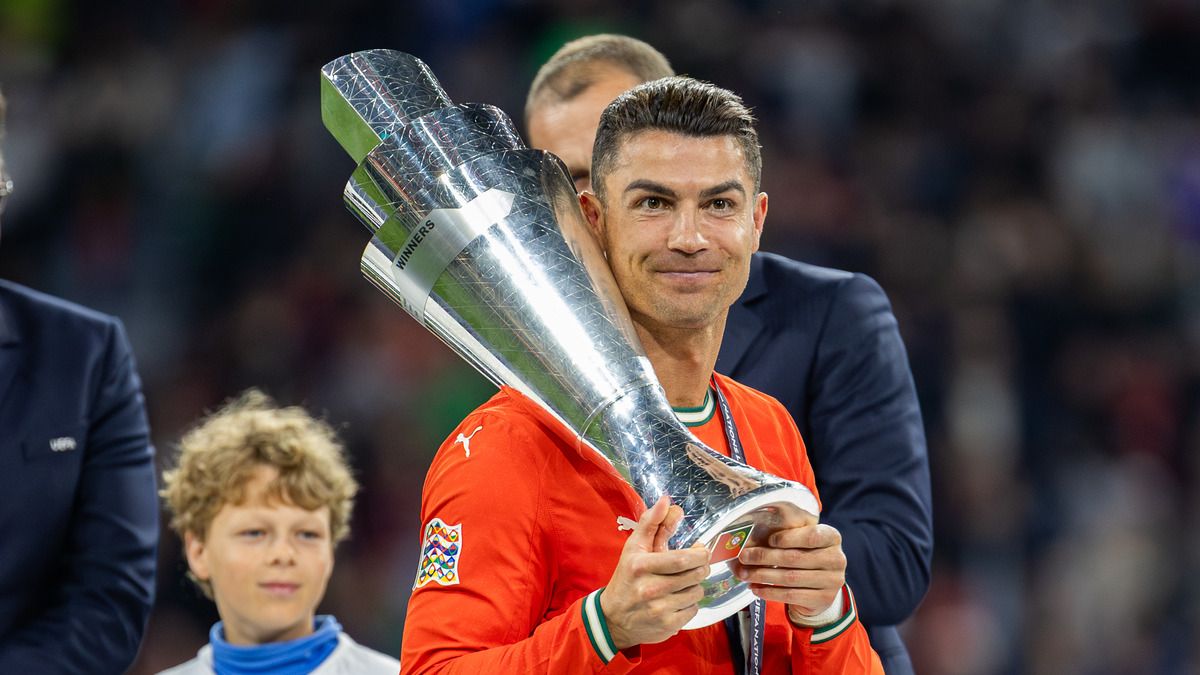 Роналду повідомив про завершення футбольної кар'єри