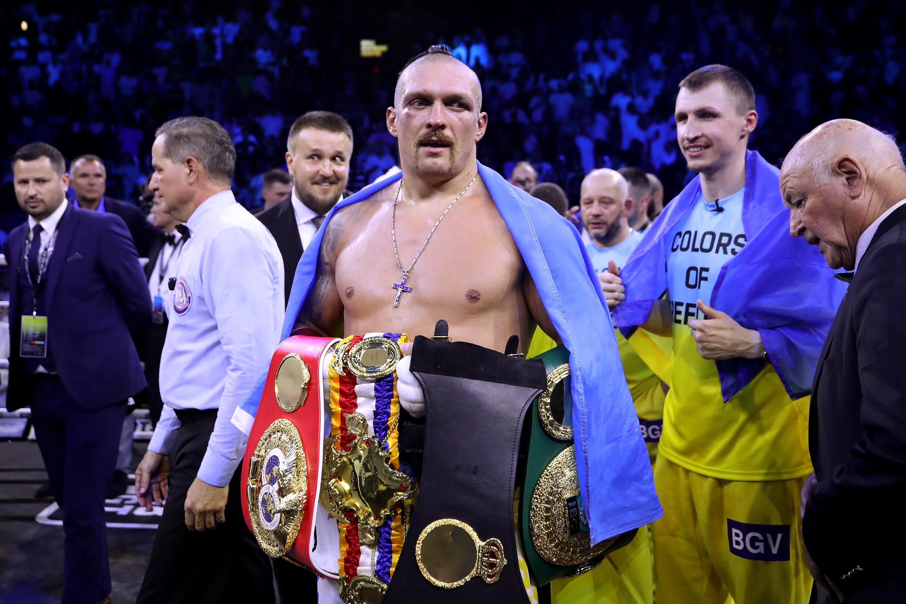Олександр Усик звільнив чемпіонський титул у хевівейті за версією WBO - що відомо