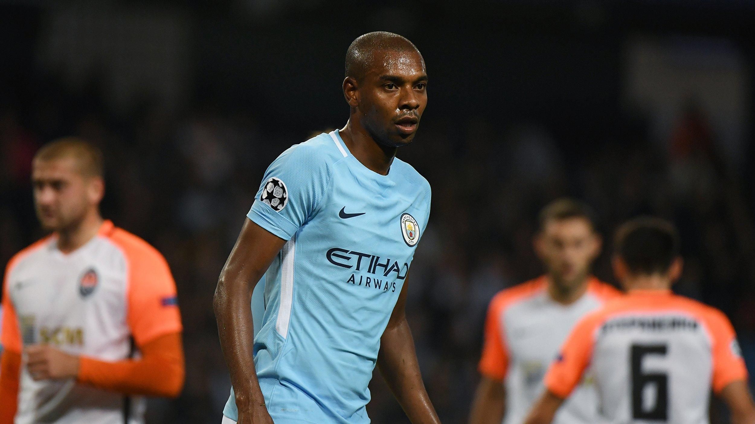 Фернандіньо повісив бутси на цвях