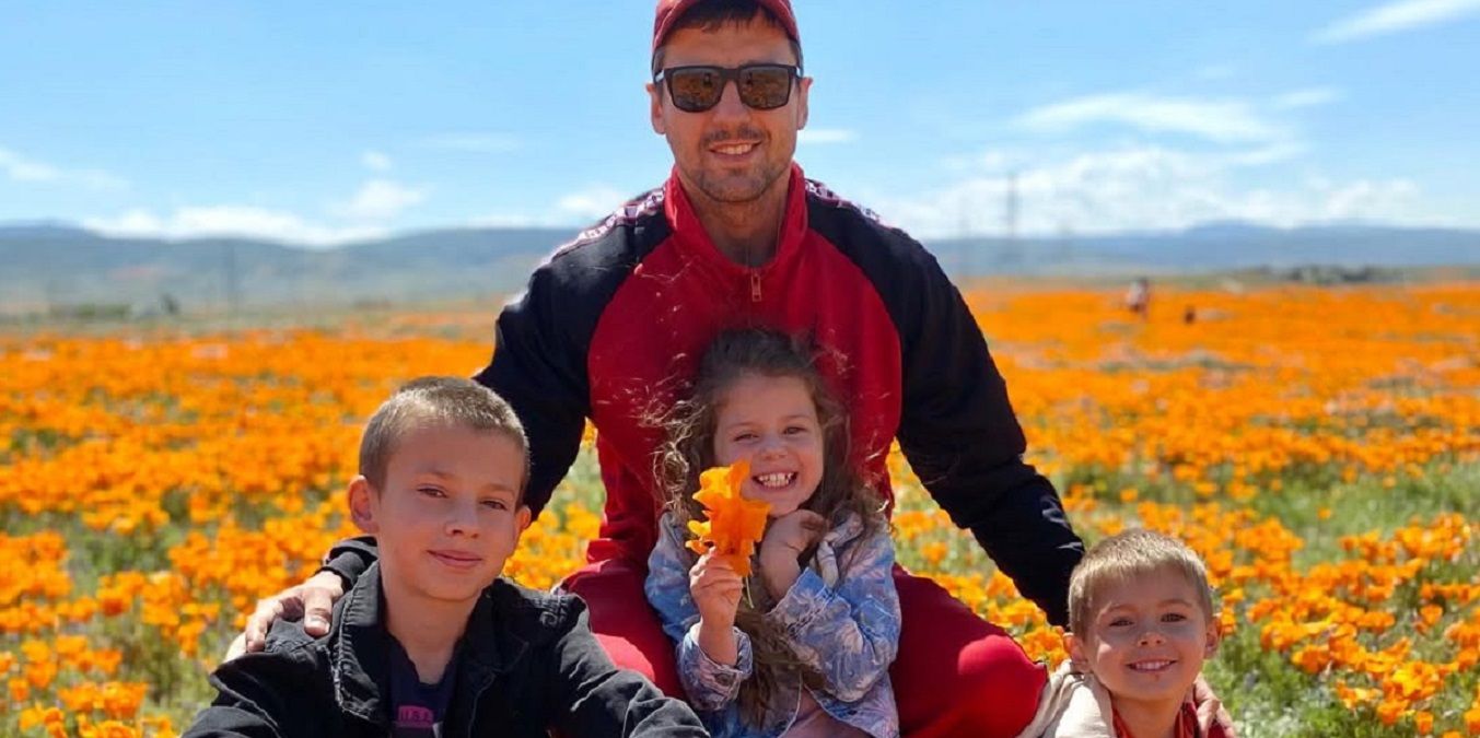 Олександр Гвоздик розповів, якою мовою спілкуються його діти