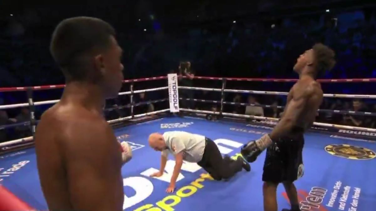 Суддя опинився на канвасі під час титульного бою