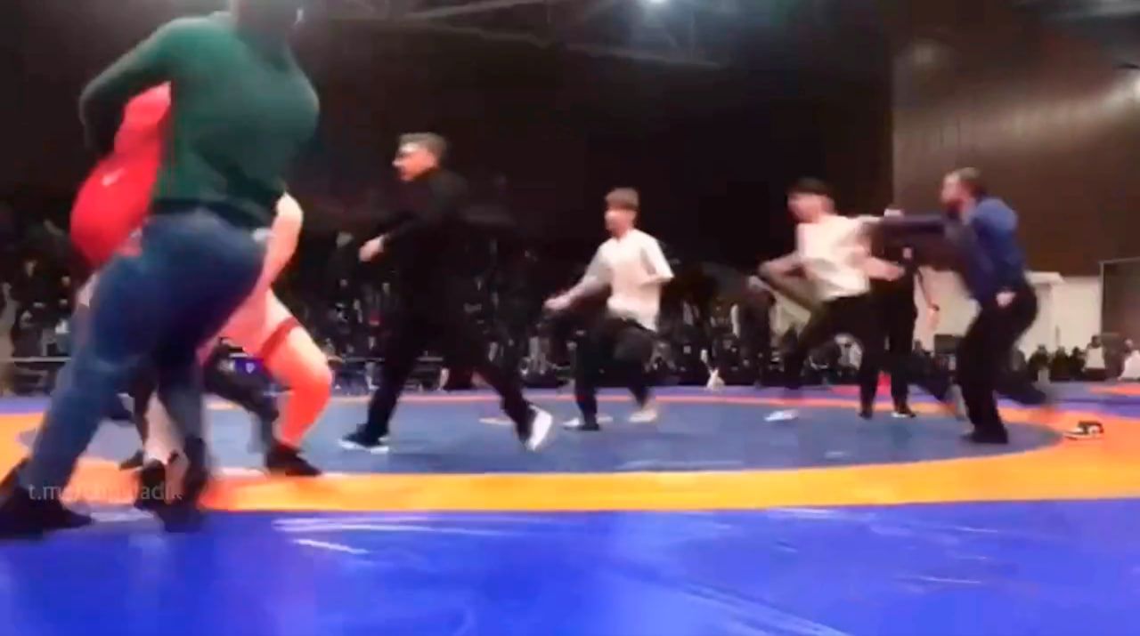 Бійка на турнірі з вільної боротьби у Чечні 