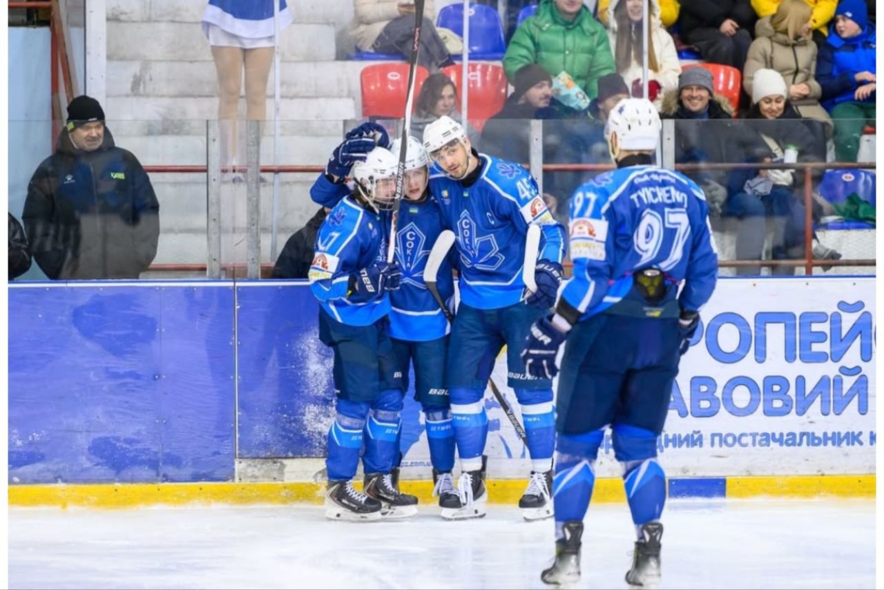 Хоккейный клуб Сокол