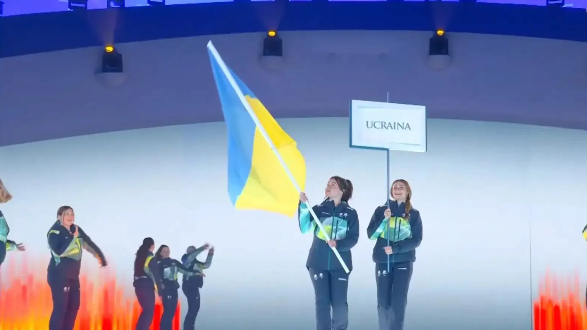 Украинский флаг на открытии Паралимпиады на открытии Паралимпиады