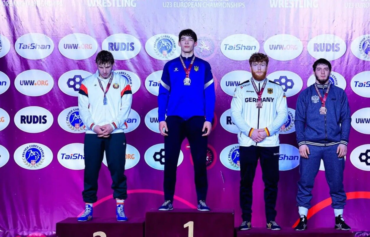 Єгор Якушенко на подіумі чемпіонату Європи Єгор Якушенко на подіумі чемпіонату Європи