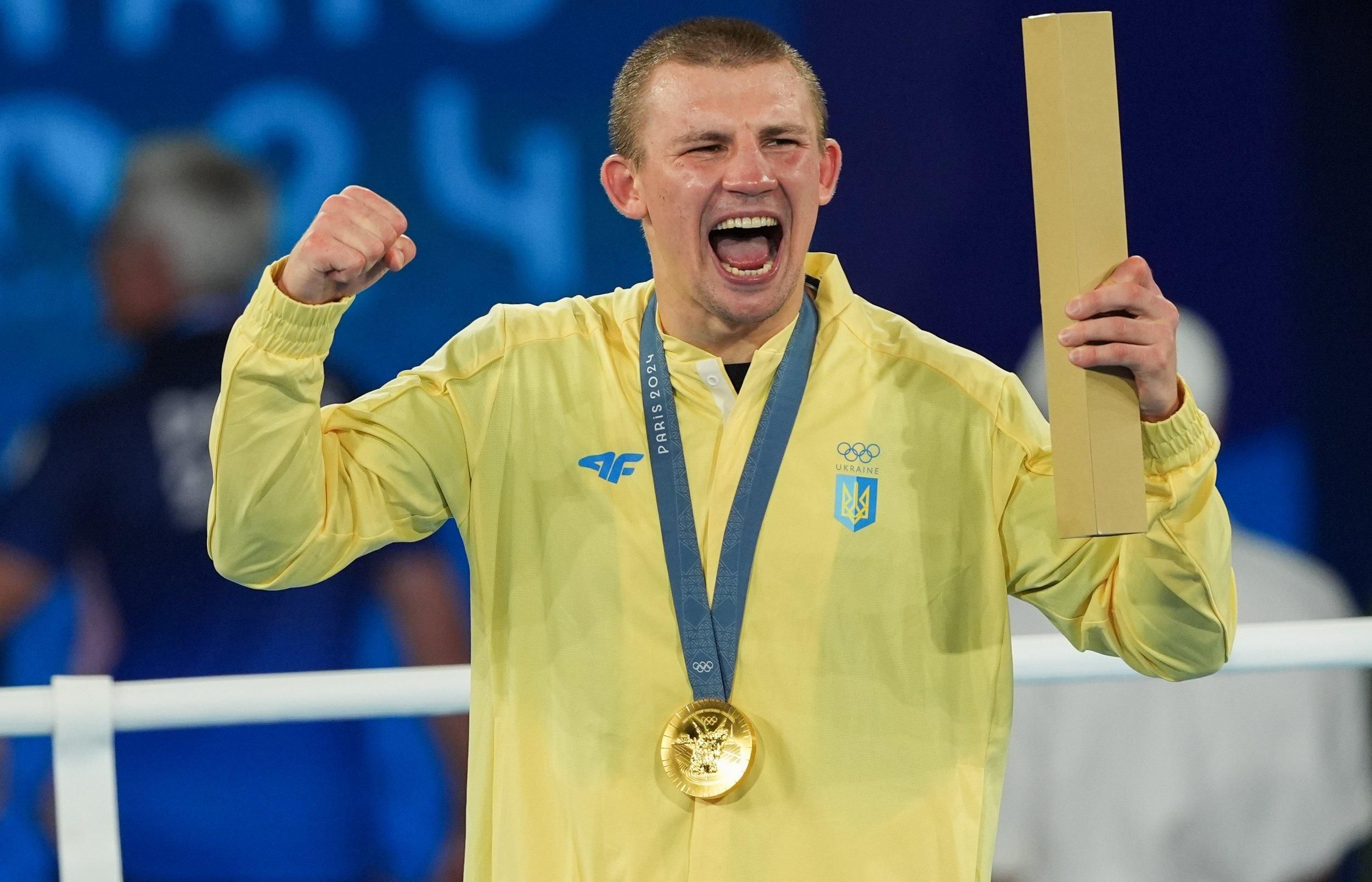 Олександр Хижняк провів перший професійний бій