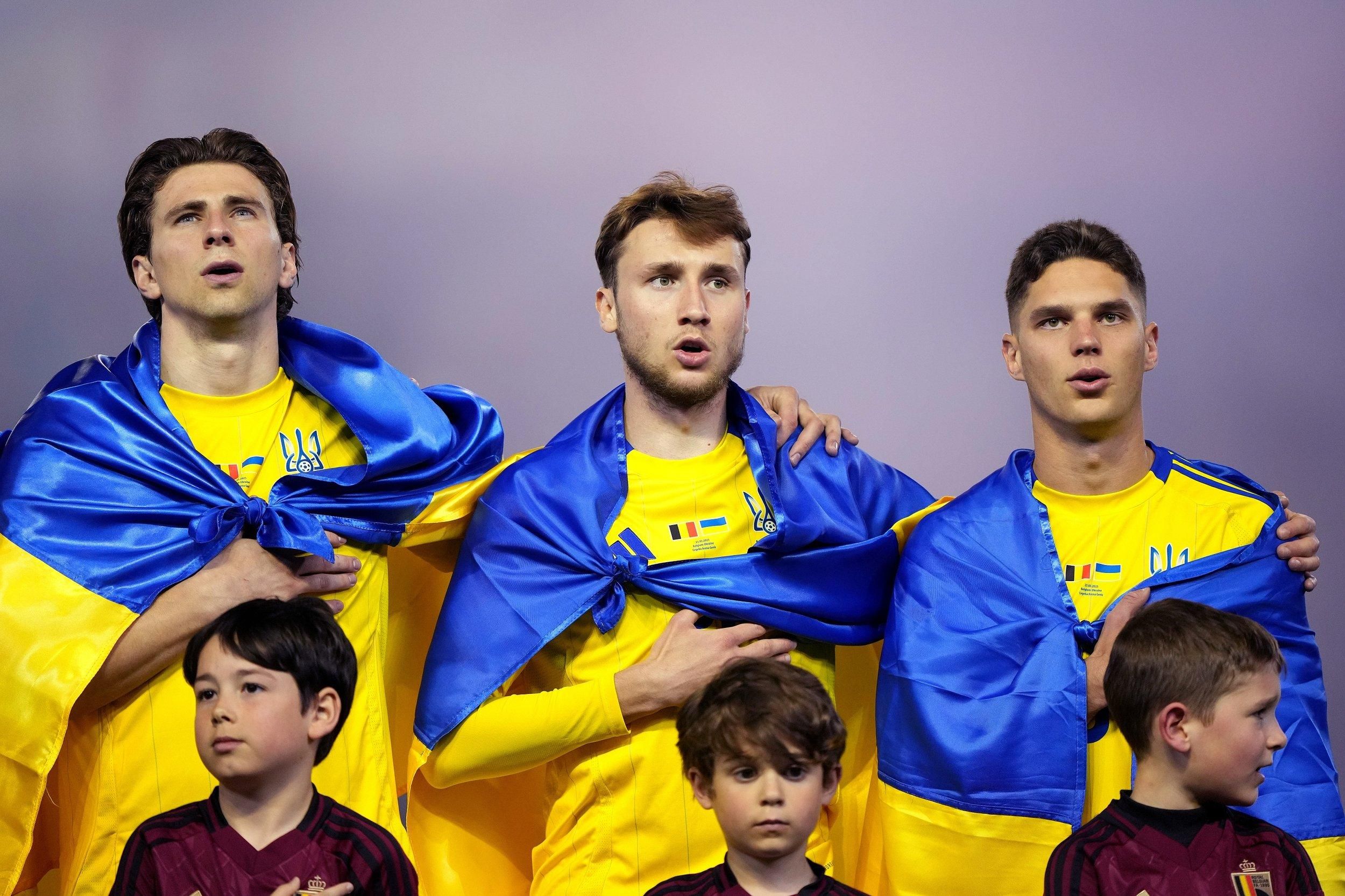 Збірна України з футболу Збірна України з футболу