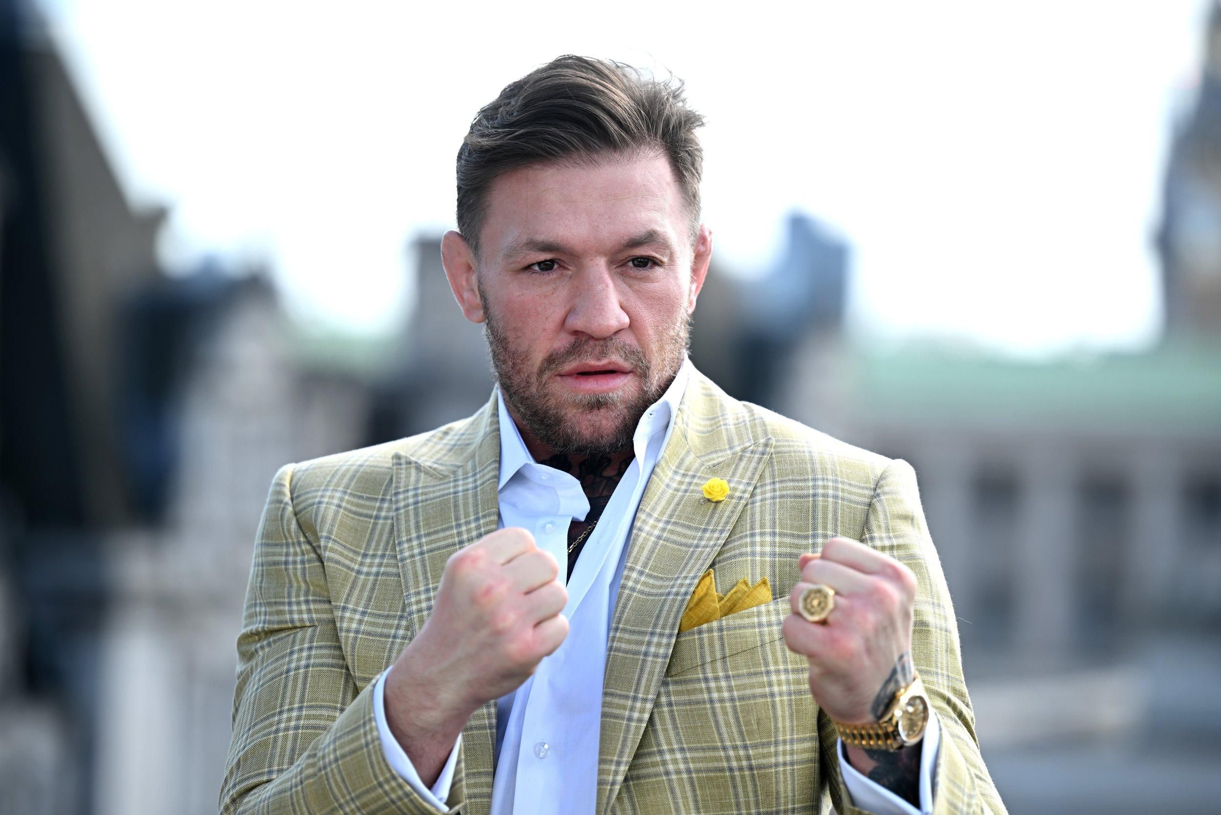 Бій МакГрегор Голловей - о котрій годині початок поєдинку UFC 329 Бій МакГрегор Голловей - о котрій годині початок поєдинку UFC 329