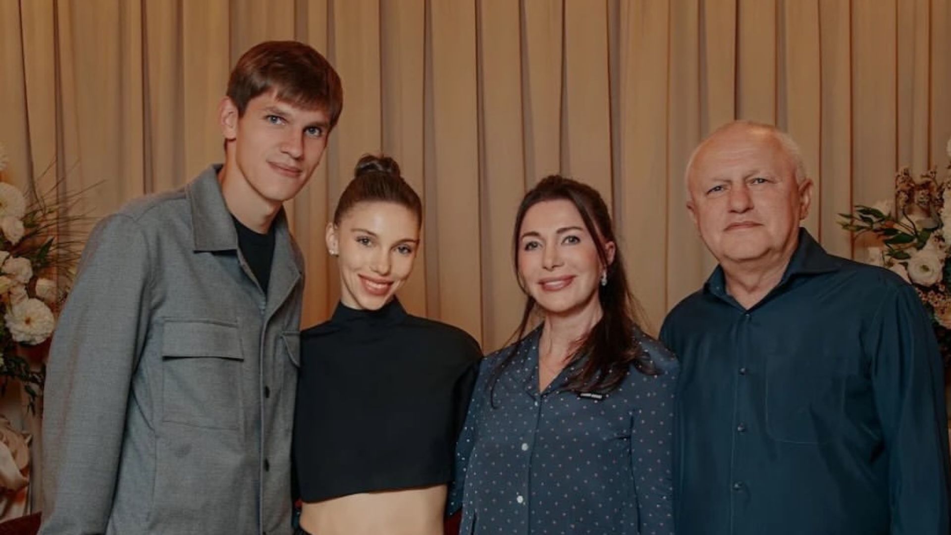 Яна Суркіс з родиною Яна Суркіс з родиною