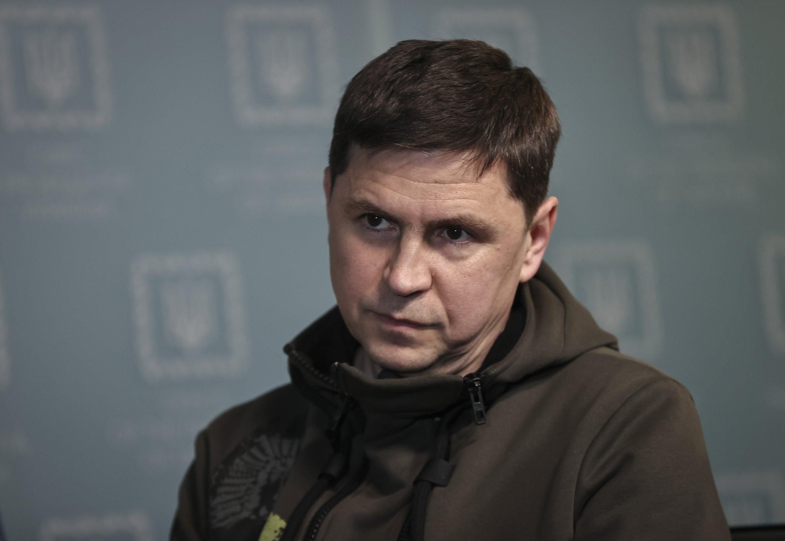 Михайло Подоляк опинився в центрі скандалу Михайло Подоляк опинився в центрі скандалу